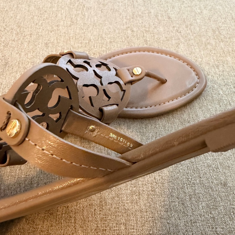 Tory Burch Miller Sandals in Almond Flour. Size 8-Excellent Pre-Owned Condition - Picture 6 of 9